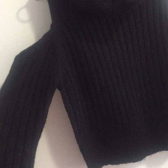 1 Black cold shoulder cowl neck sweater - Picture 2 of 3